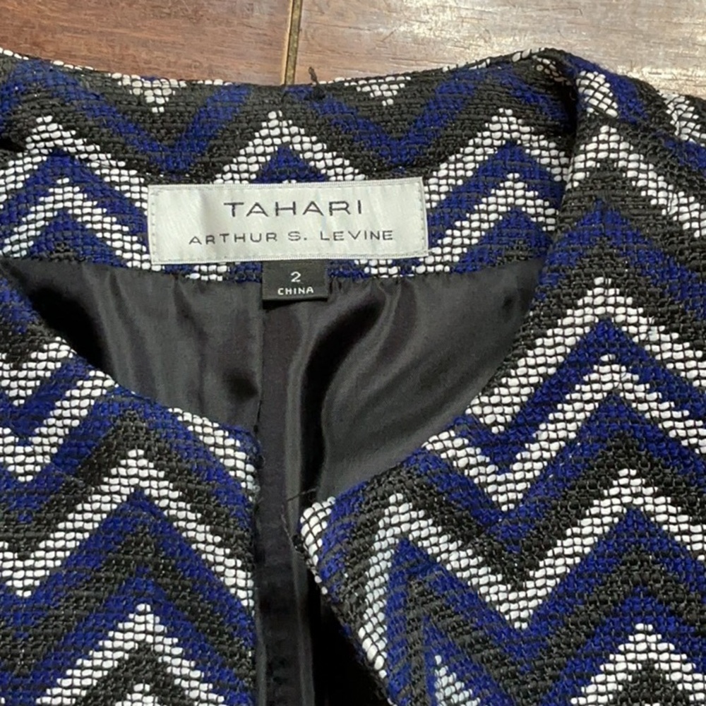 Chevron Patterned Women's Jacket - image 4